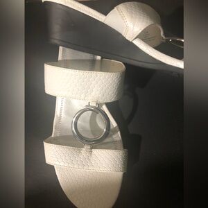 🆕 GLADIS. IMPO 8.5 W white & black 2inch wedge gusset easy walking IMPO sandals